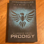 Prodigy. Marie Lu. 2013.