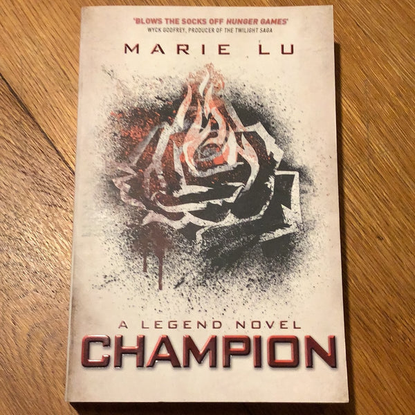 Champion. Marie Lu. 2013.