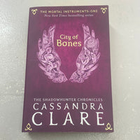 City of bones Clare, Cassandra Book 1 Mortal Instruments (2007, paperback)