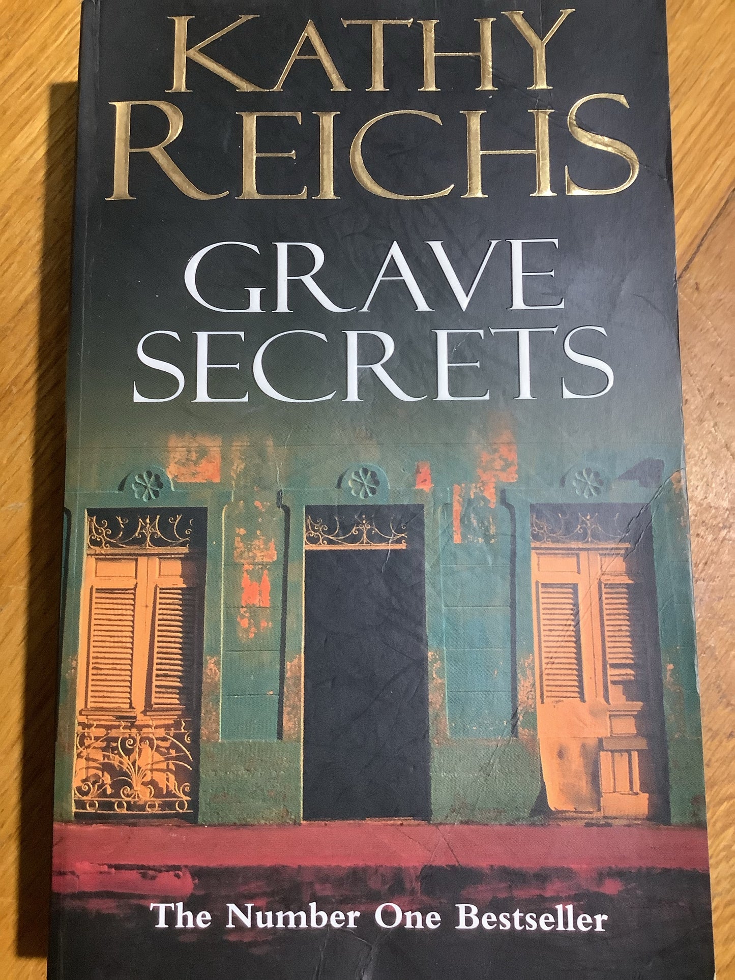 Grave secrets. Kathy Reichs. 2003.