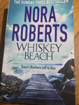 Whiskey beach. Nora Roberts. 2013.