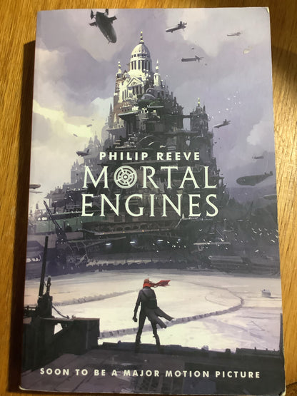 Mortal engines. Philip Reeve. 2018.