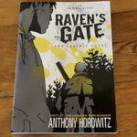 Raven’s gate. Anthony Horowitz. 2013.