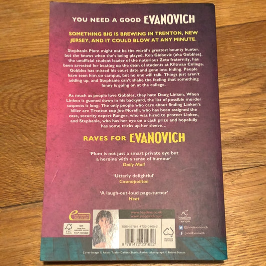 Tricky twenty-two. Janet Evanovich. 2015.